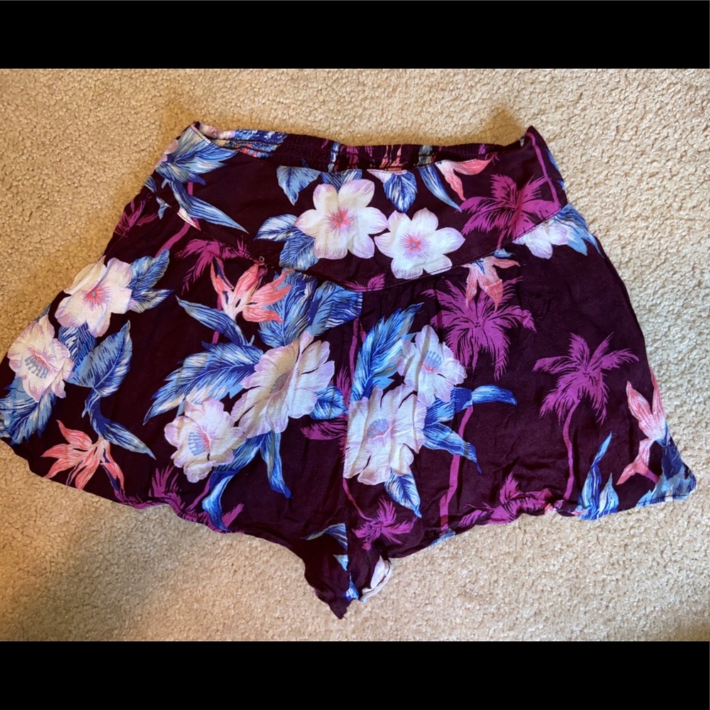 Flowy Floral shorts